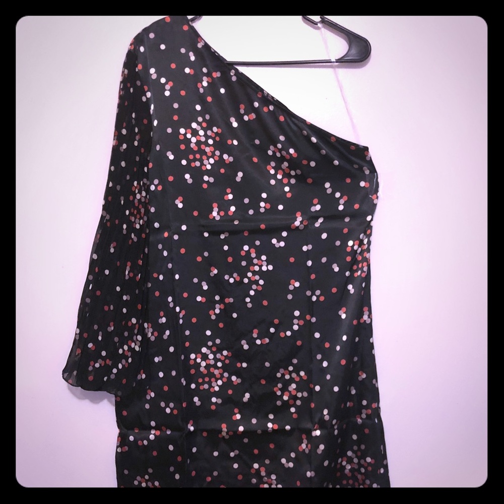 🔥🔥 Black w/ Polkadots One Sleeve Dress